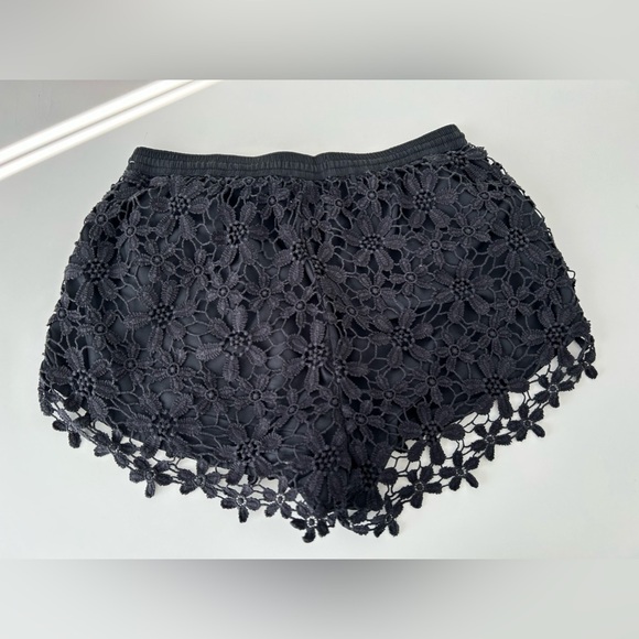Abercrombie & Fitch lace black shorts, size S - Picture 3 of 4